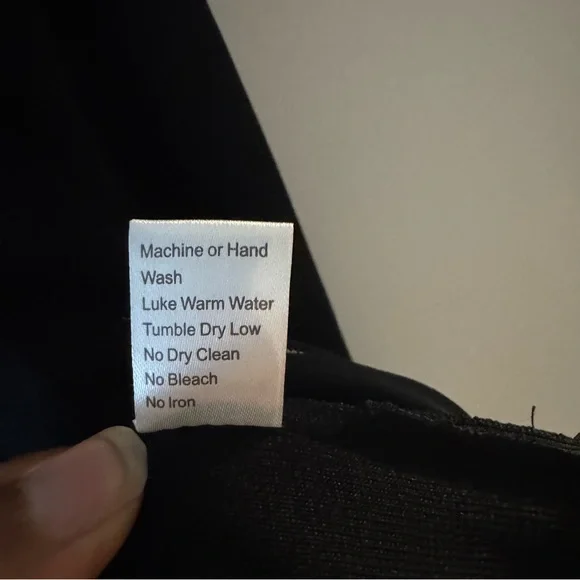 Ming Wang Black and Yellow Blazer with Structured Silhouette - Picture 7 of 10